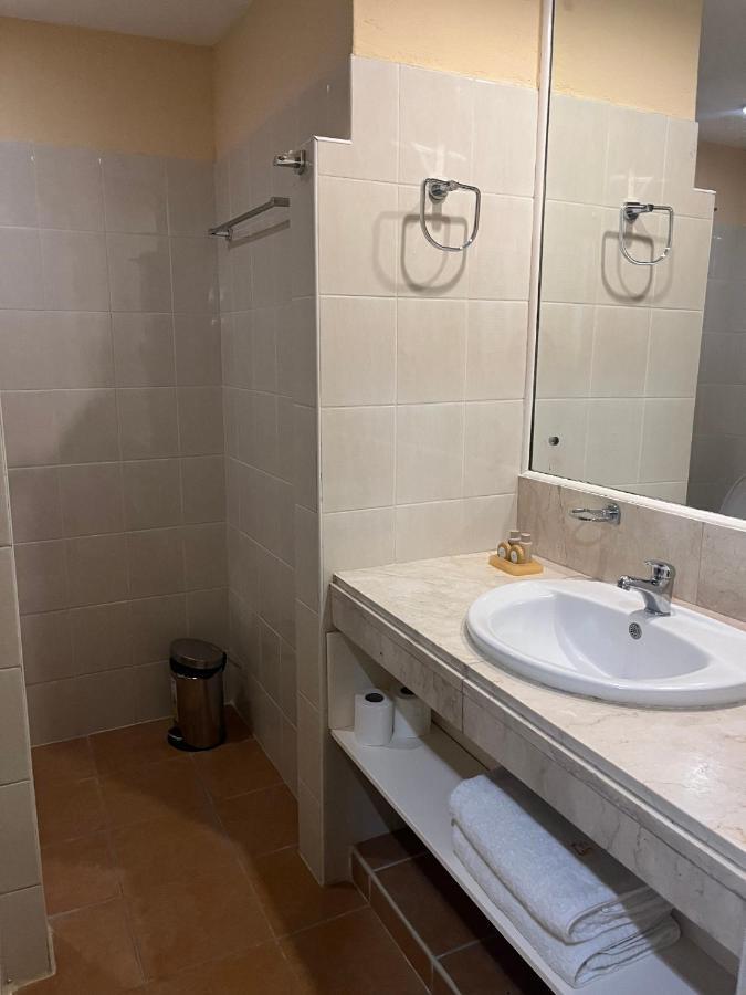 Coco Grande Hotel Dumaguete City Экстерьер фото
