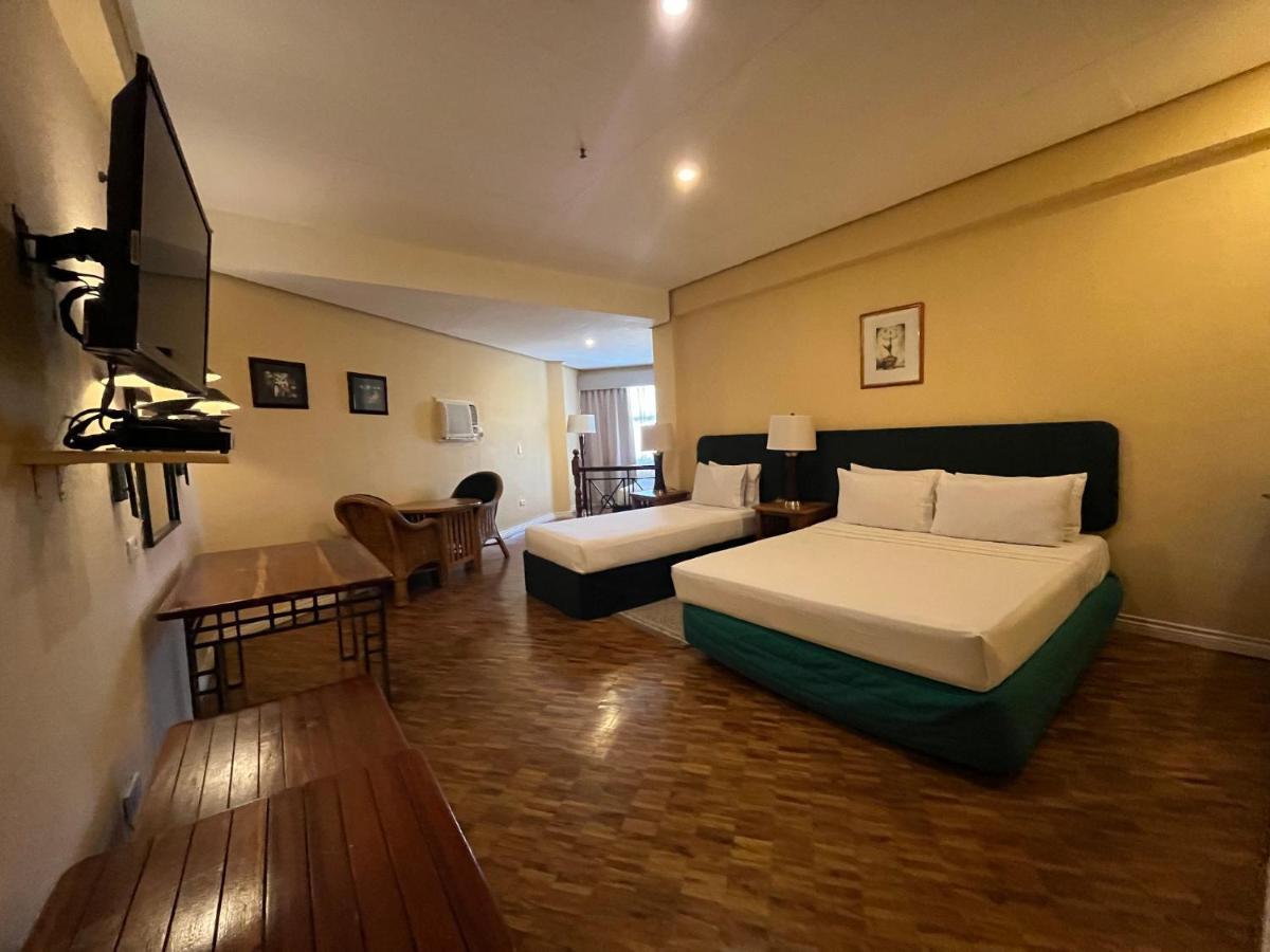 Coco Grande Hotel Dumaguete City Экстерьер фото