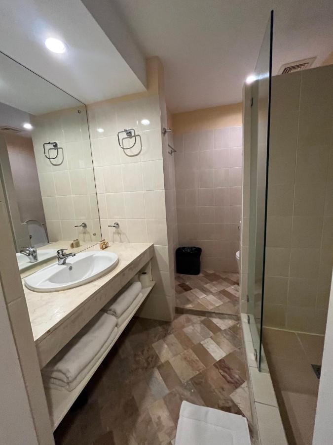 Coco Grande Hotel Dumaguete City Экстерьер фото