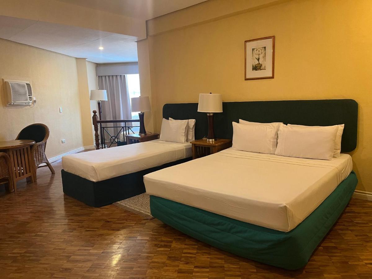 Coco Grande Hotel Dumaguete City Экстерьер фото