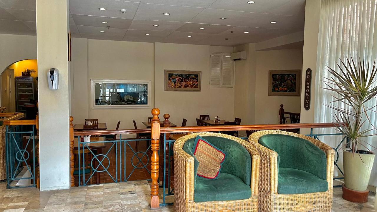 Coco Grande Hotel Dumaguete City Экстерьер фото